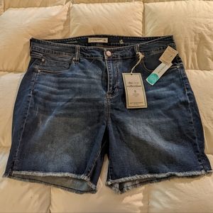 NWT Liverpool Vicky Frayed Shorts